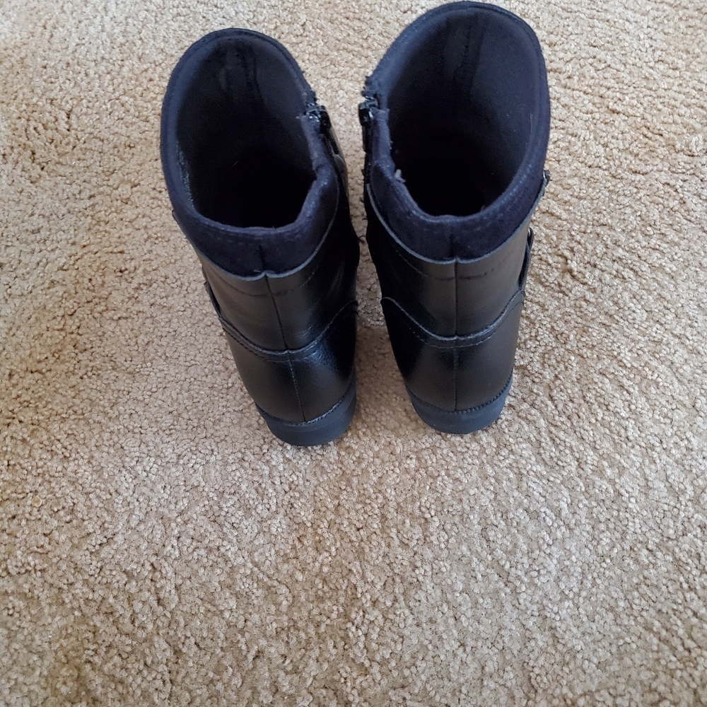 Boots - Picture 3 of 5